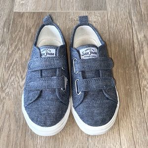 ⚡️ Kids size 10.5 denim H&M Velcro shoes ! Like new ⚡️